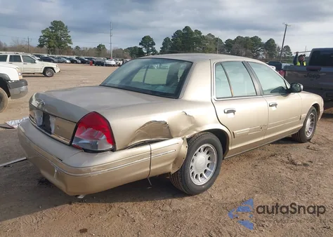 2000 Ford Crown Victoria Lx z USA, uszkodzony, nr VIN 2FAFP74W2YX155150